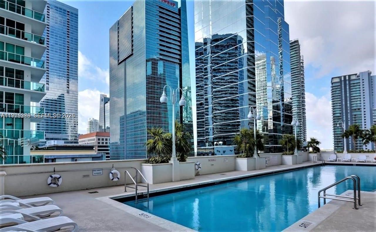 1200 Brickell Bay Dr #1808 Miami, FL 33131