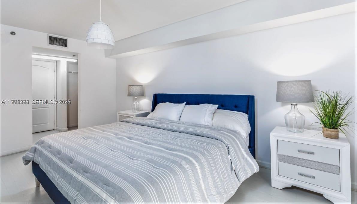 1200 Brickell Bay Dr #1808 Miami, FL 33131