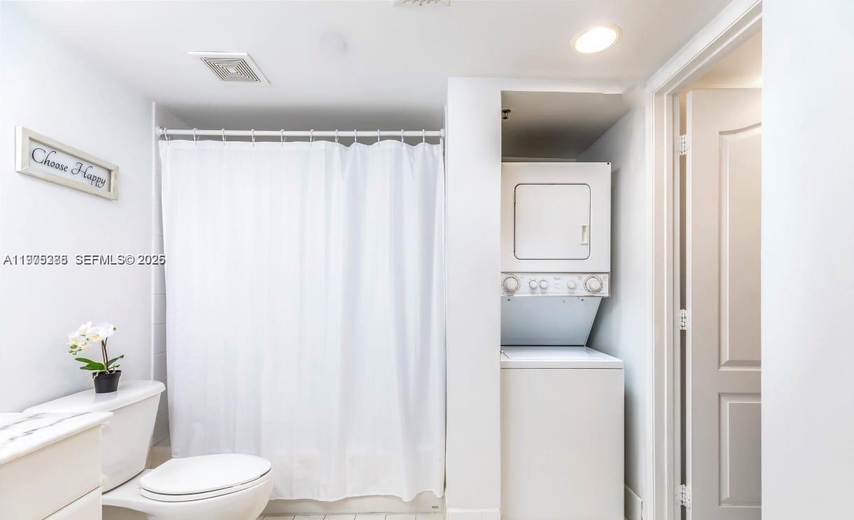 1200 Brickell Bay Dr #1808 Miami, FL 33131