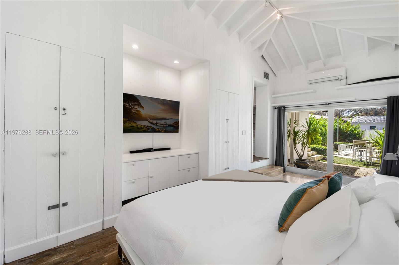 1098 NE 99th St Miami Shores, FL 33138