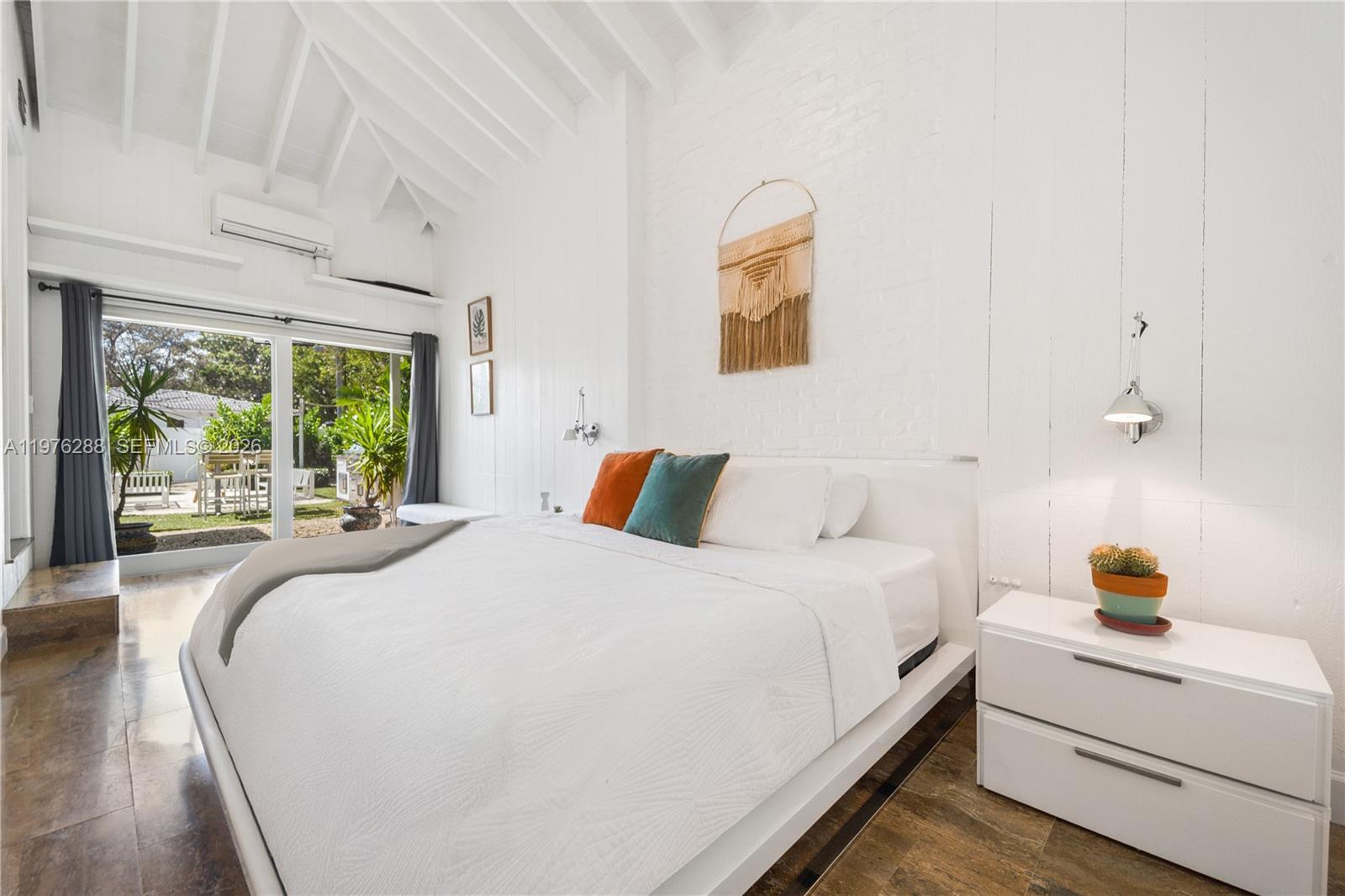 1098 NE 99th St Miami Shores, FL 33138