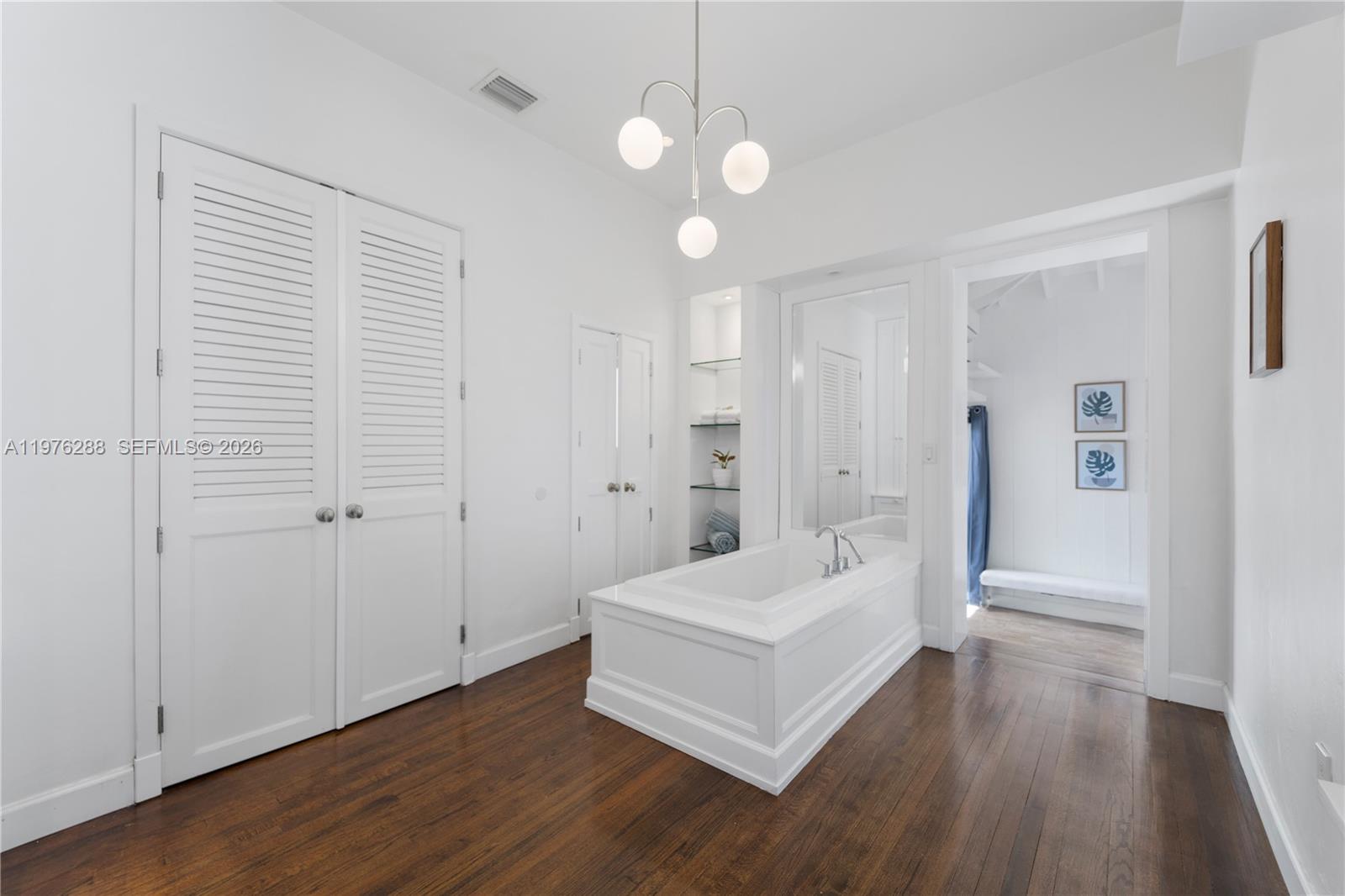 1098 NE 99th St Miami Shores, FL 33138