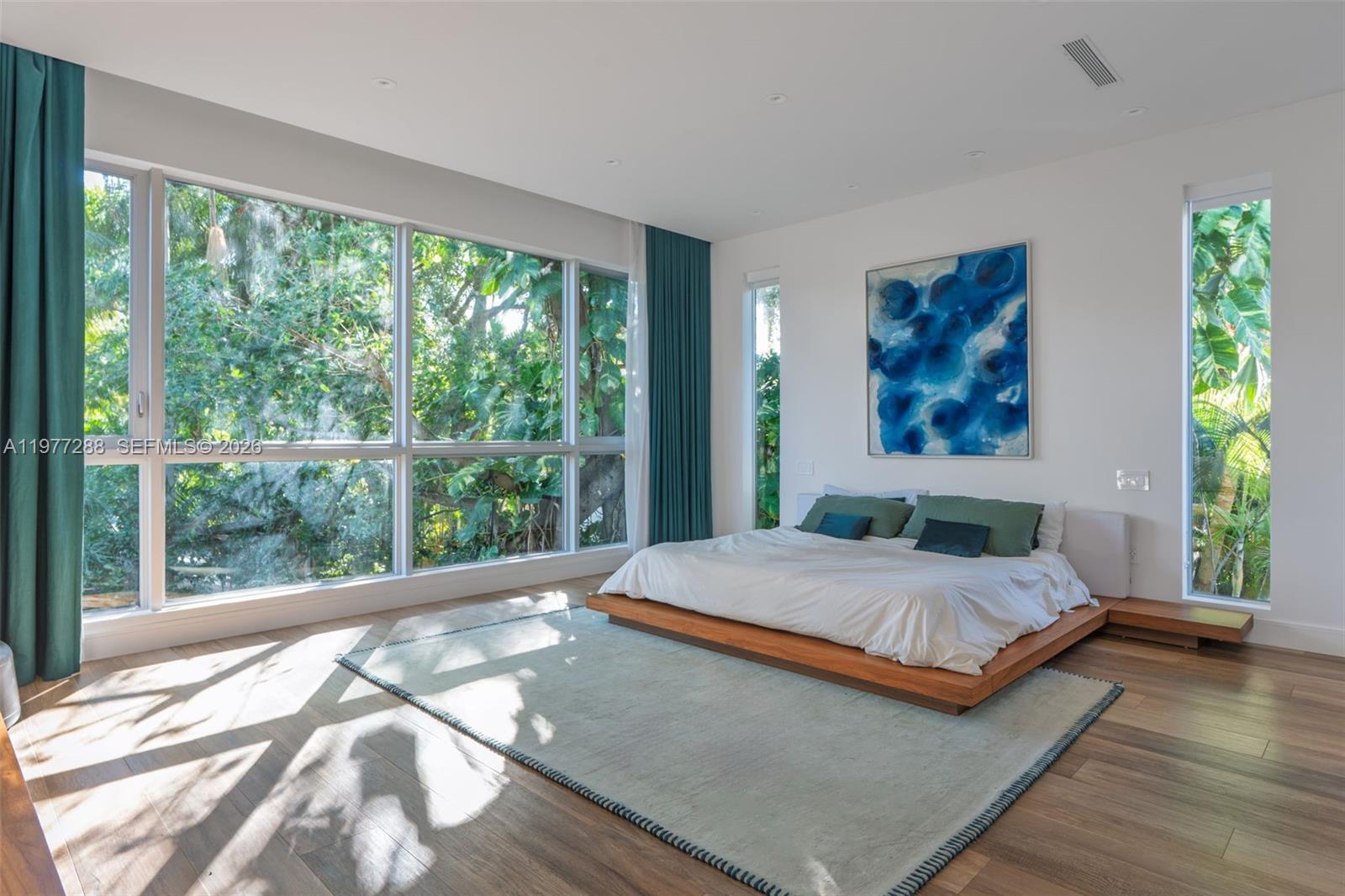 2977 Bridgeport Ave Miami, FL 33133