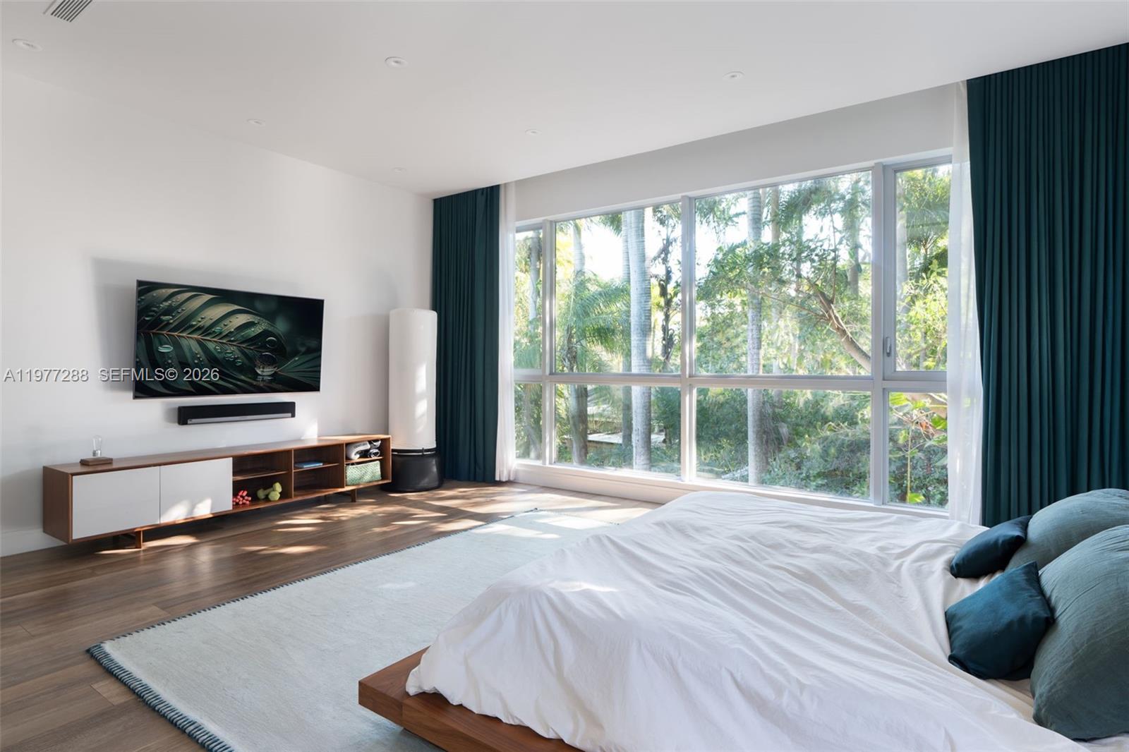 2977 Bridgeport Ave Miami, FL 33133