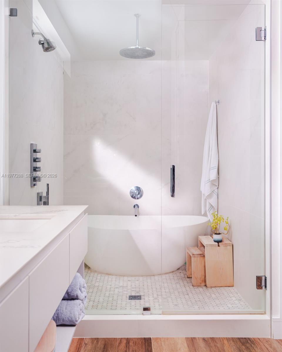 2977 Bridgeport Ave Miami, FL 33133