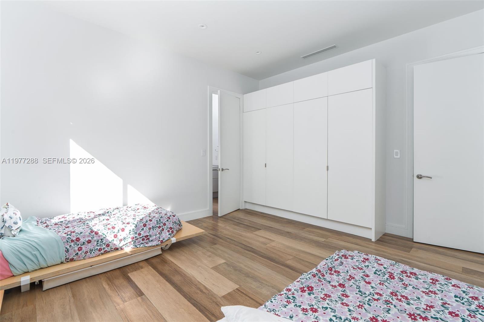 2977 Bridgeport Ave Miami, FL 33133