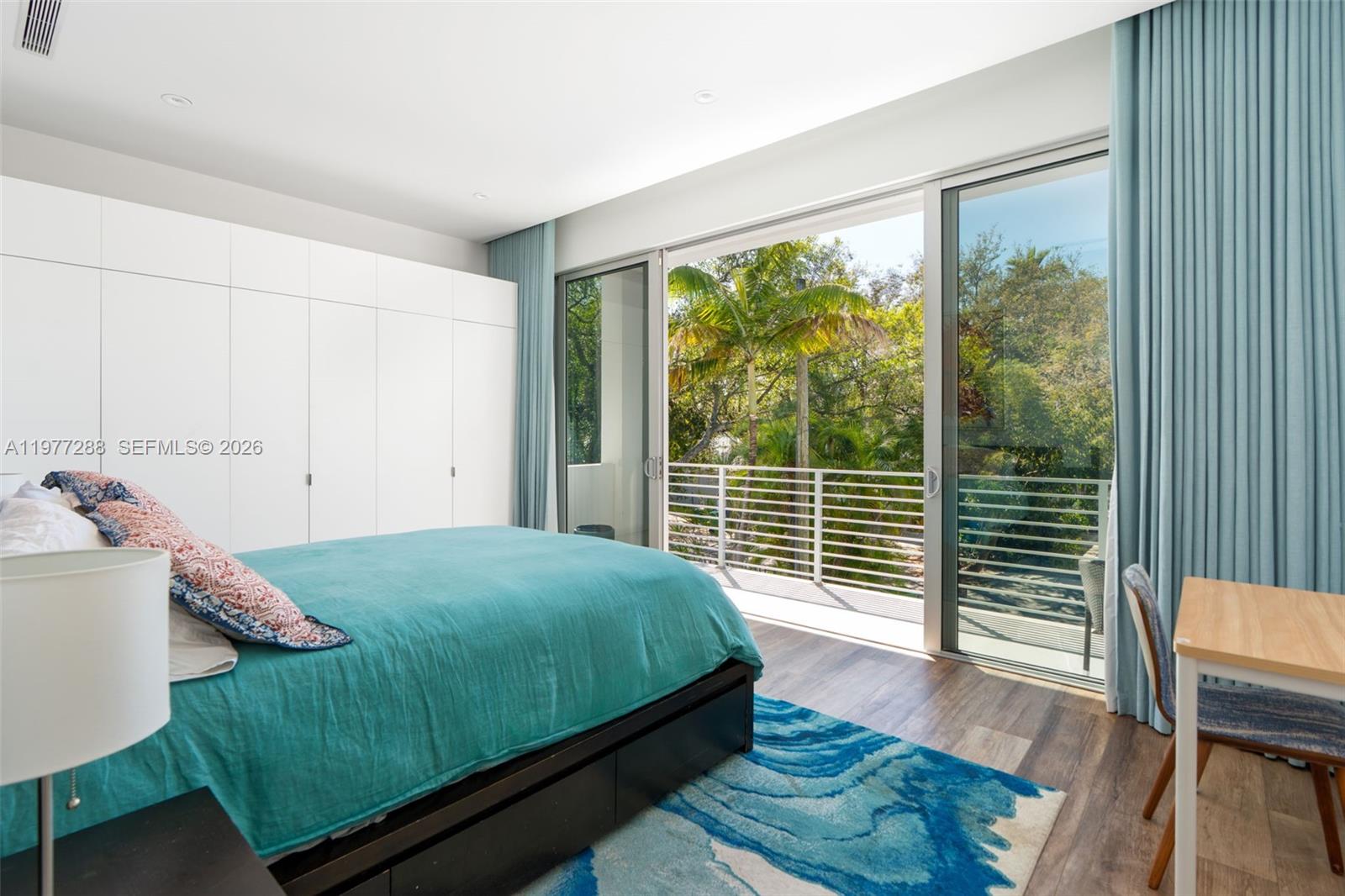 2977 Bridgeport Ave Miami, FL 33133