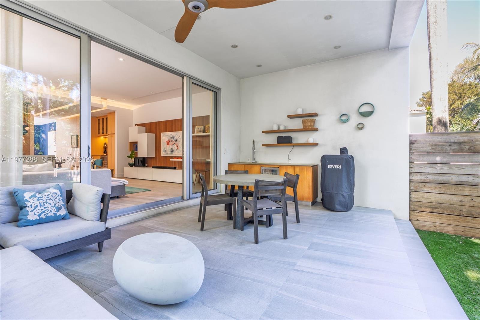 2977 Bridgeport Ave Miami, FL 33133