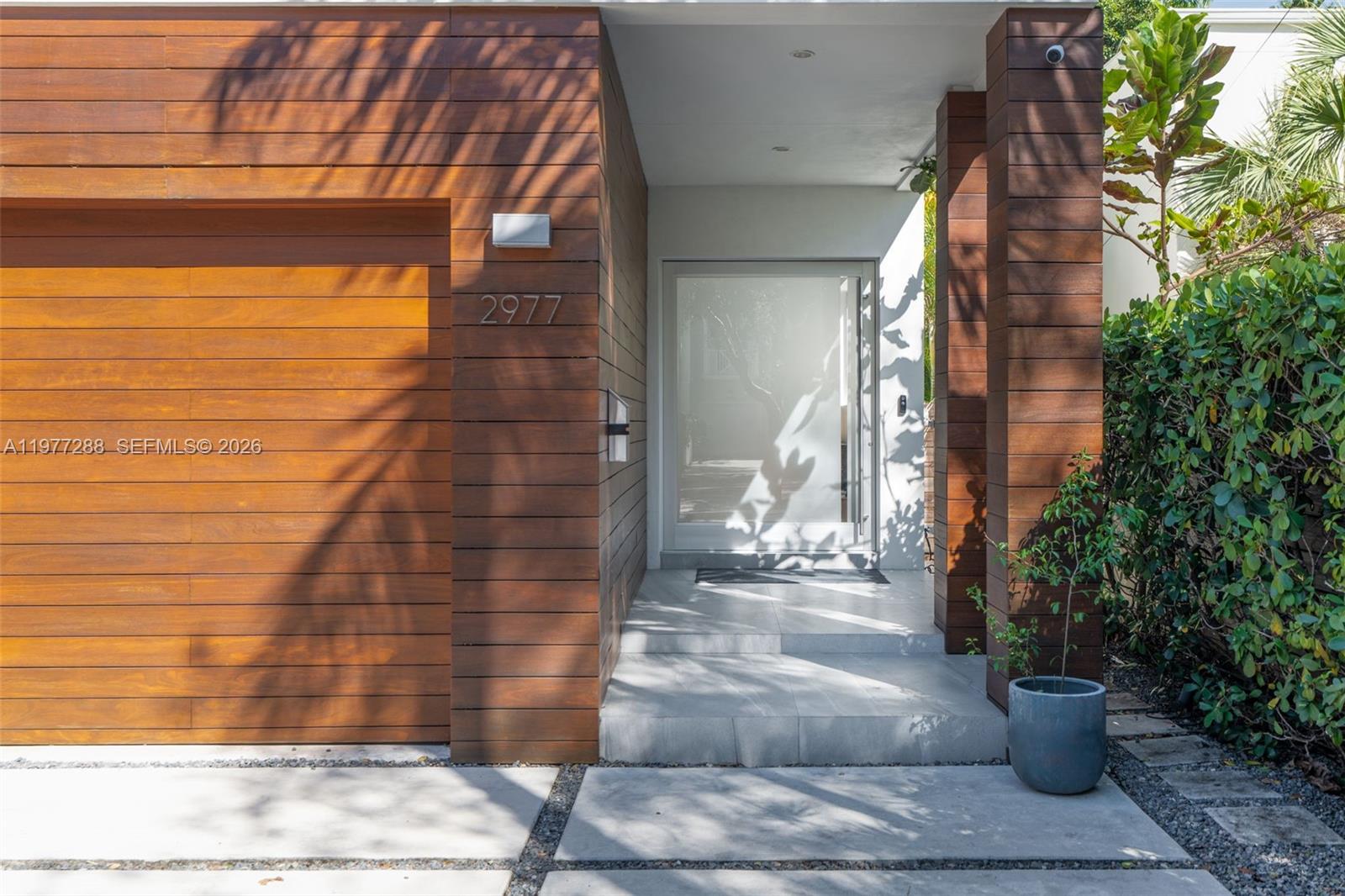 2977 Bridgeport Ave Miami, FL 33133