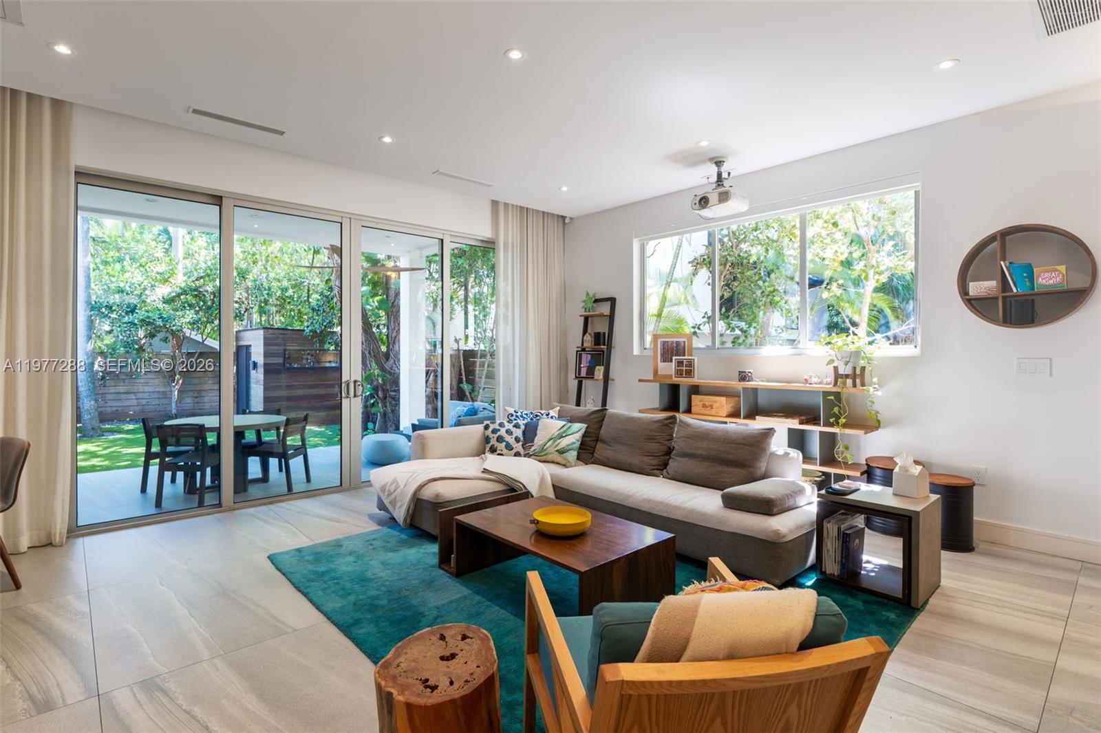 2977 Bridgeport Ave Miami, FL 33133