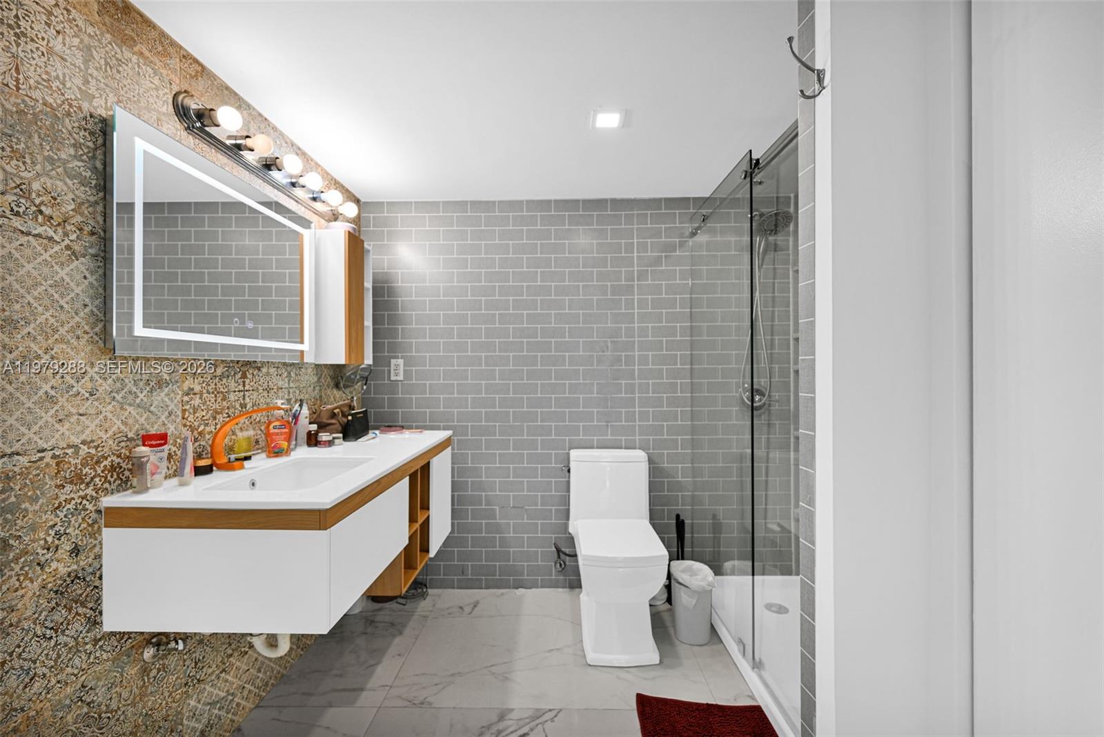 2301 Collins Ave #1204 Miami Beach, FL 33139