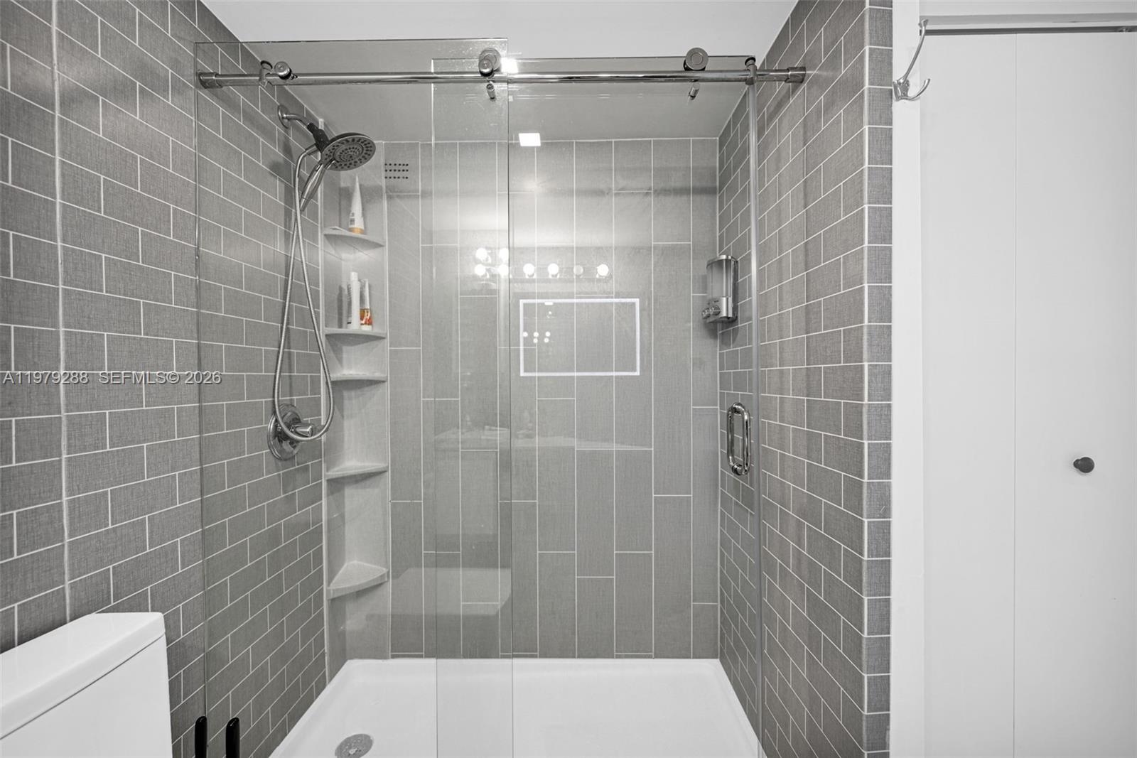 2301 Collins Ave #1204 Miami Beach, FL 33139