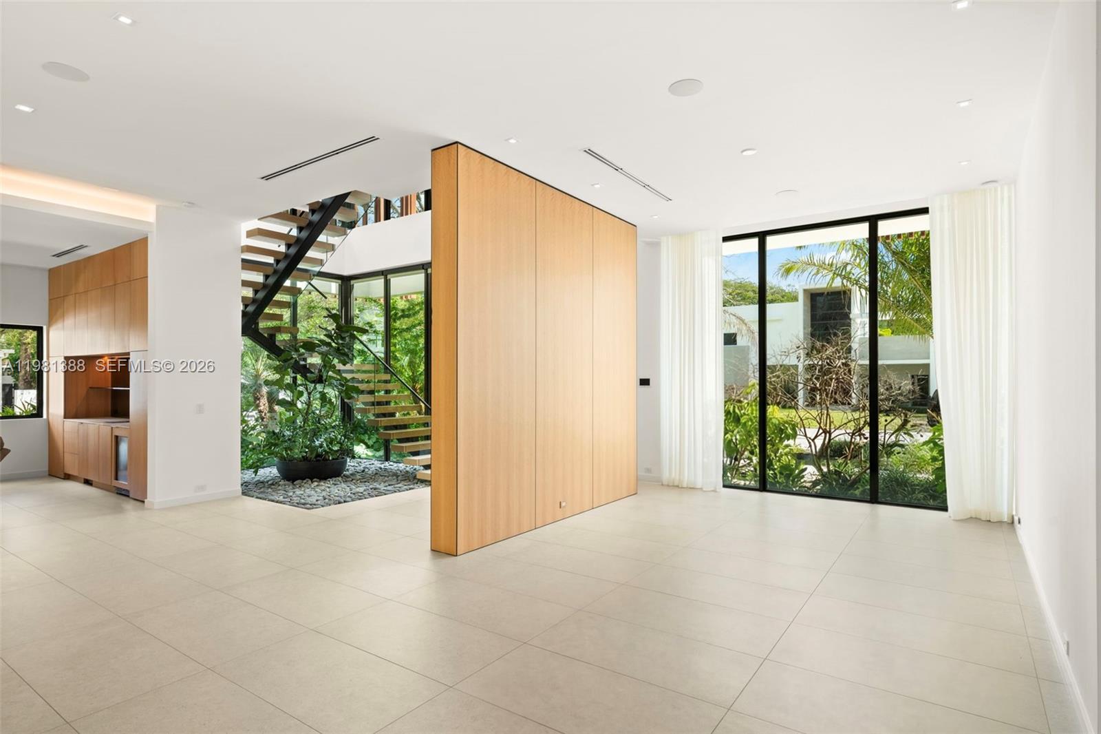 7700 SW 50th Ct Miami, FL 33143