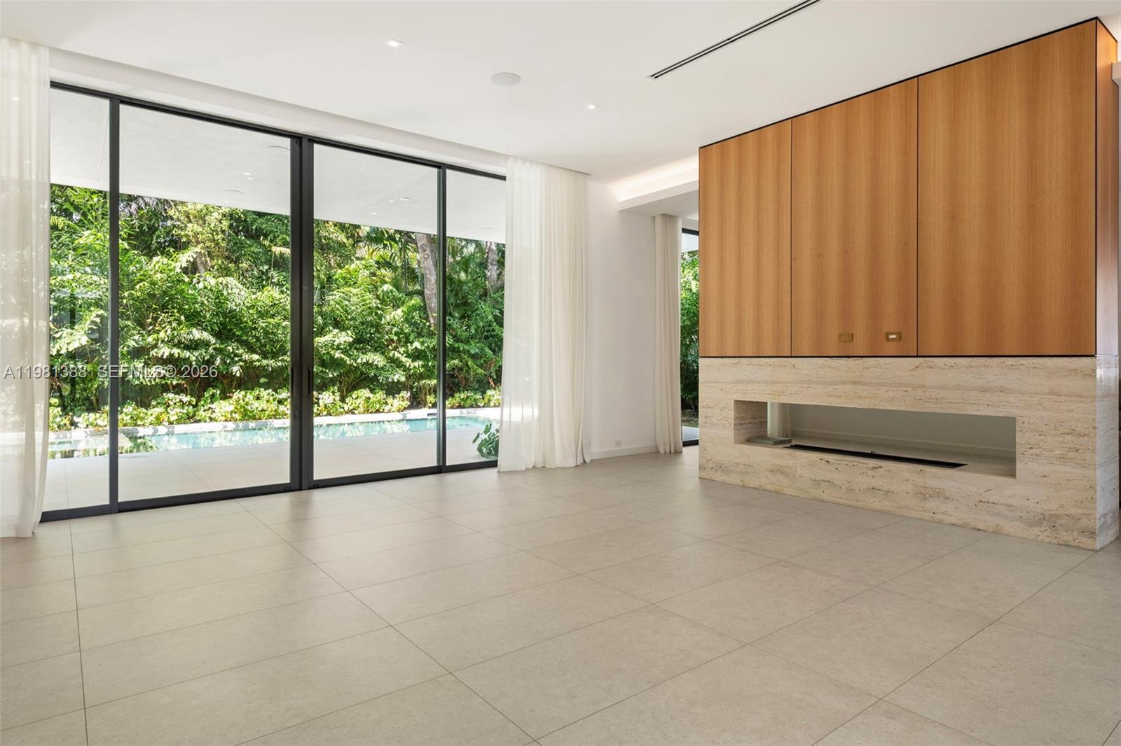 7700 SW 50th Ct Miami, FL 33143