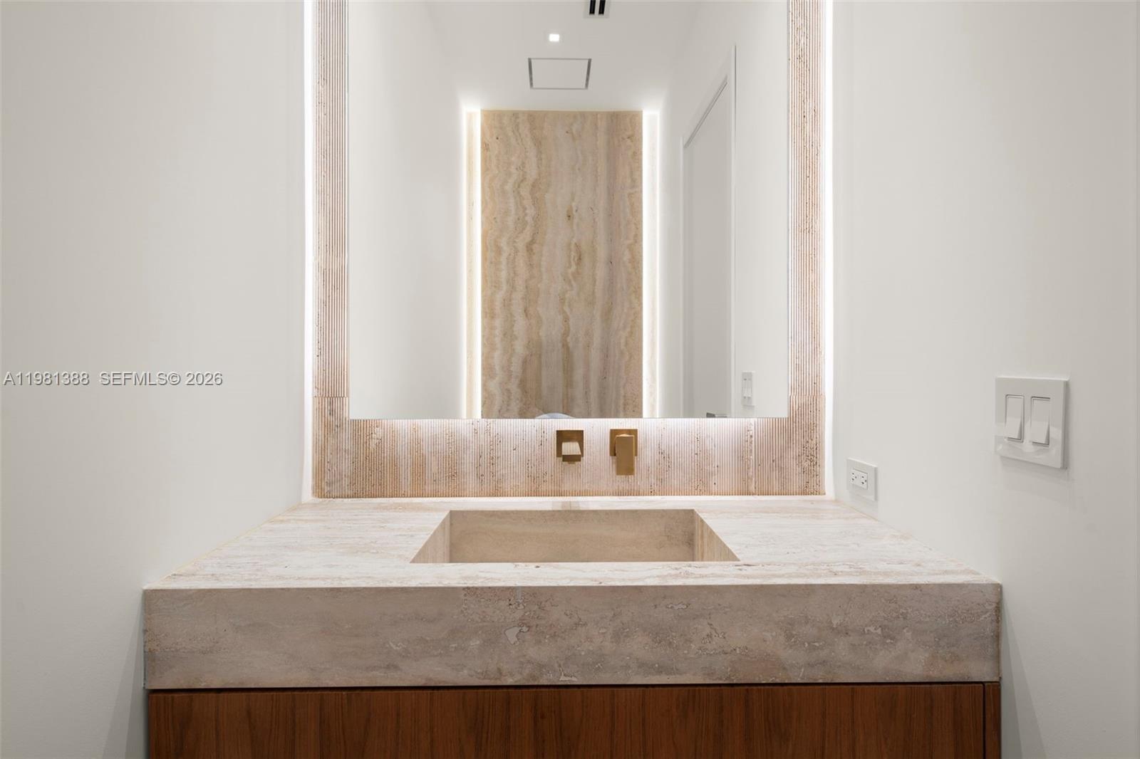 7700 SW 50th Ct Miami, FL 33143