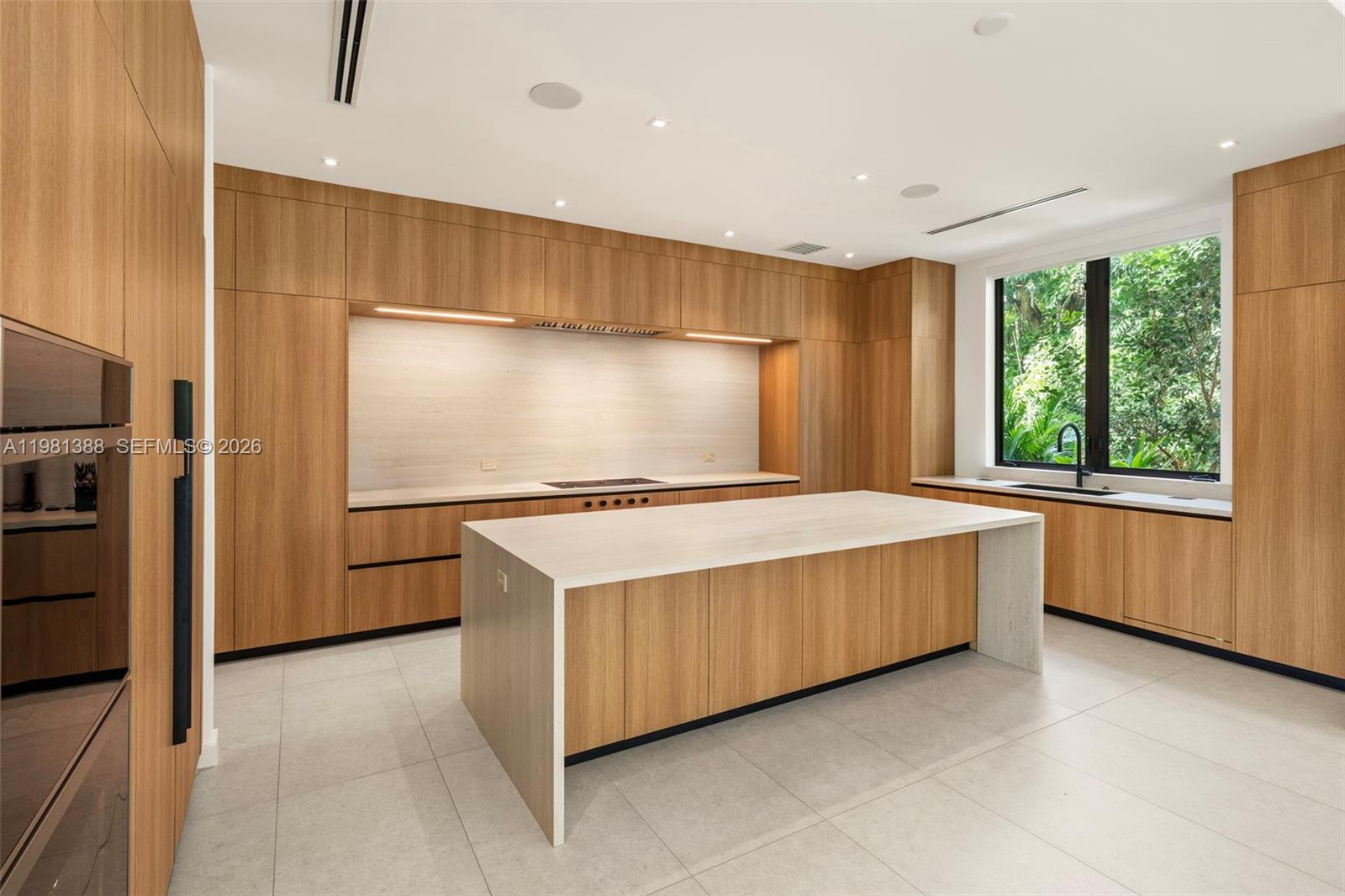 7700 SW 50th Ct Miami, FL 33143