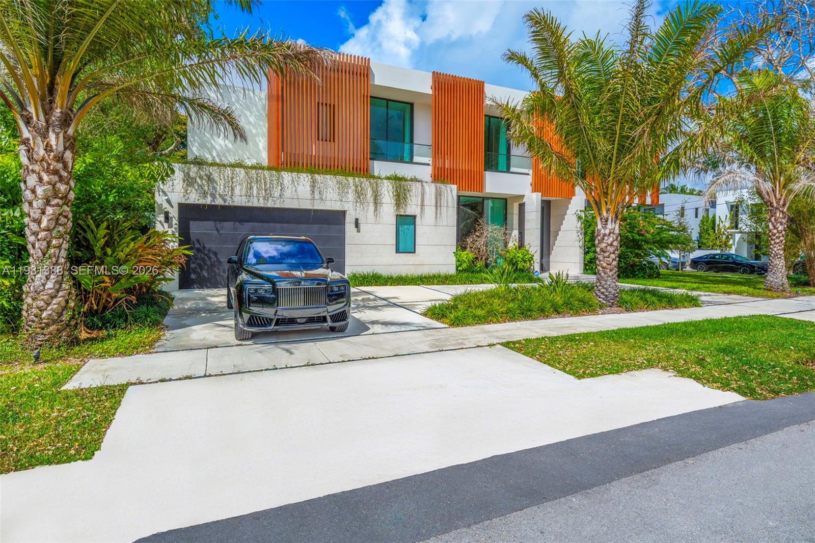 7700 SW 50th Ct Miami, FL 33143