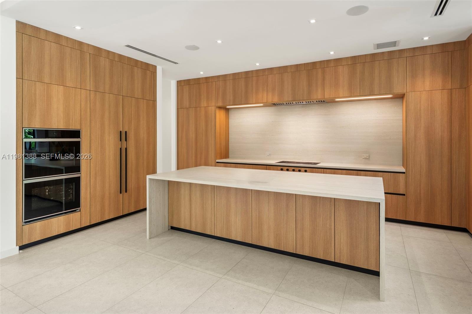 7700 SW 50th Ct Miami, FL 33143