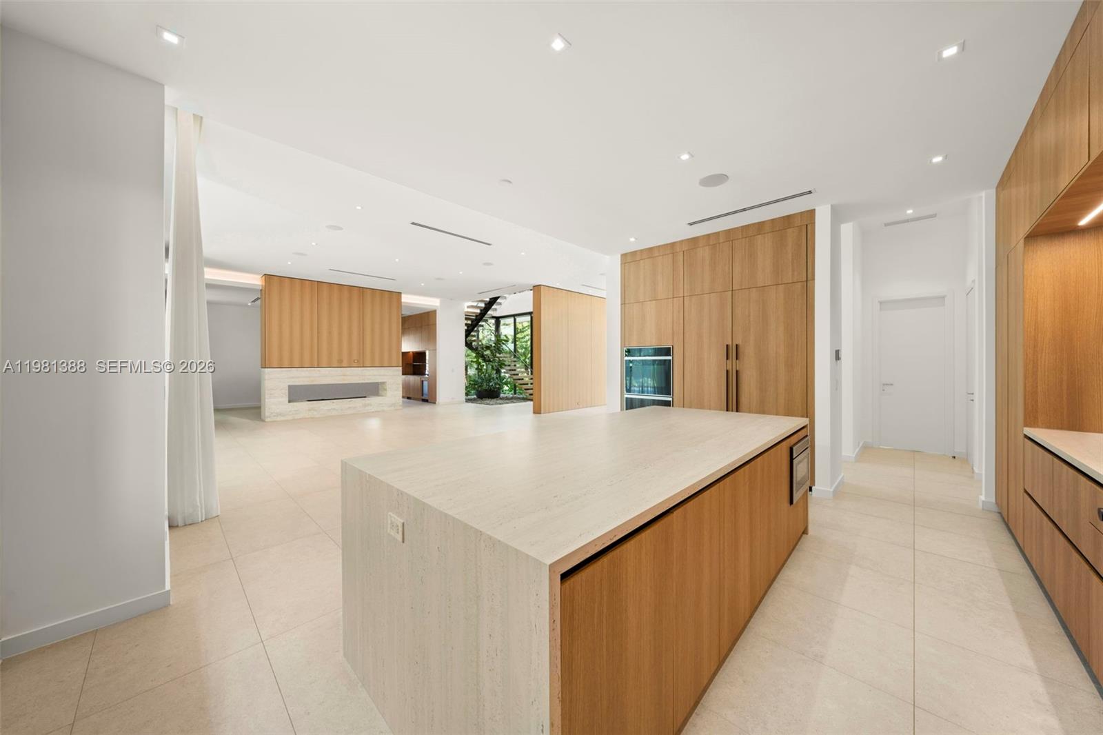 7700 SW 50th Ct Miami, FL 33143