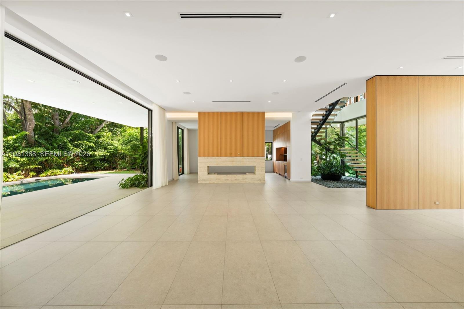 7700 SW 50th Ct Miami, FL 33143