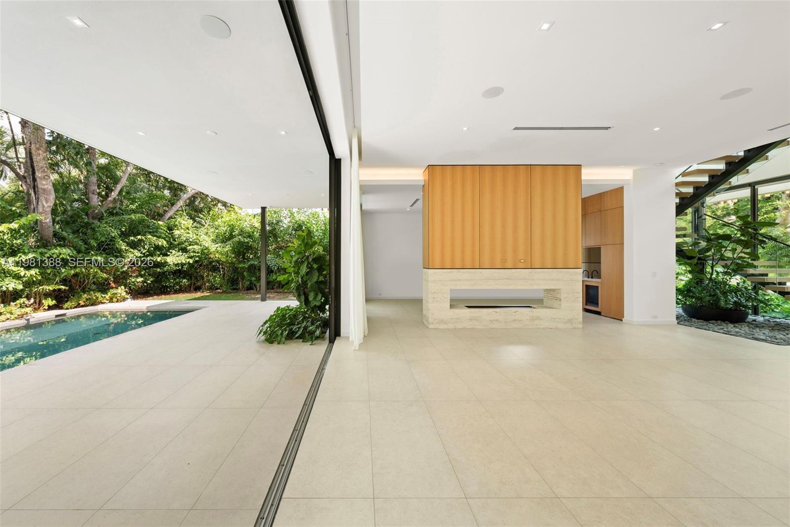 7700 SW 50th Ct Miami, FL 33143