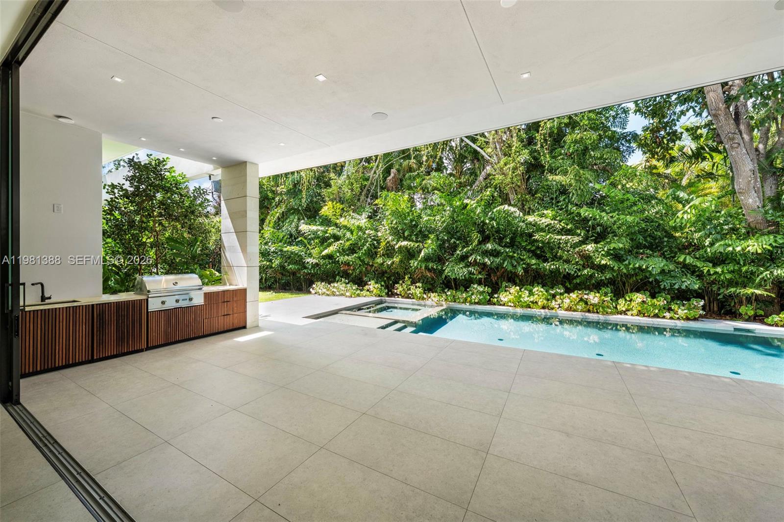 7700 SW 50th Ct Miami, FL 33143