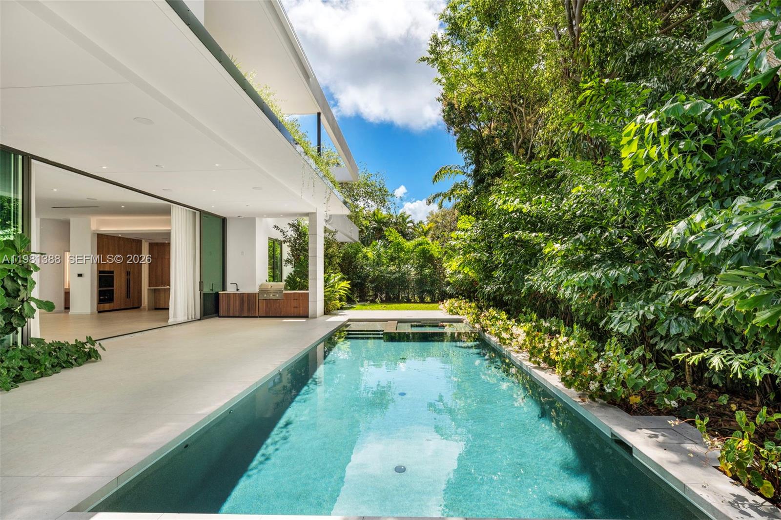 7700 SW 50th Ct Miami, FL 33143