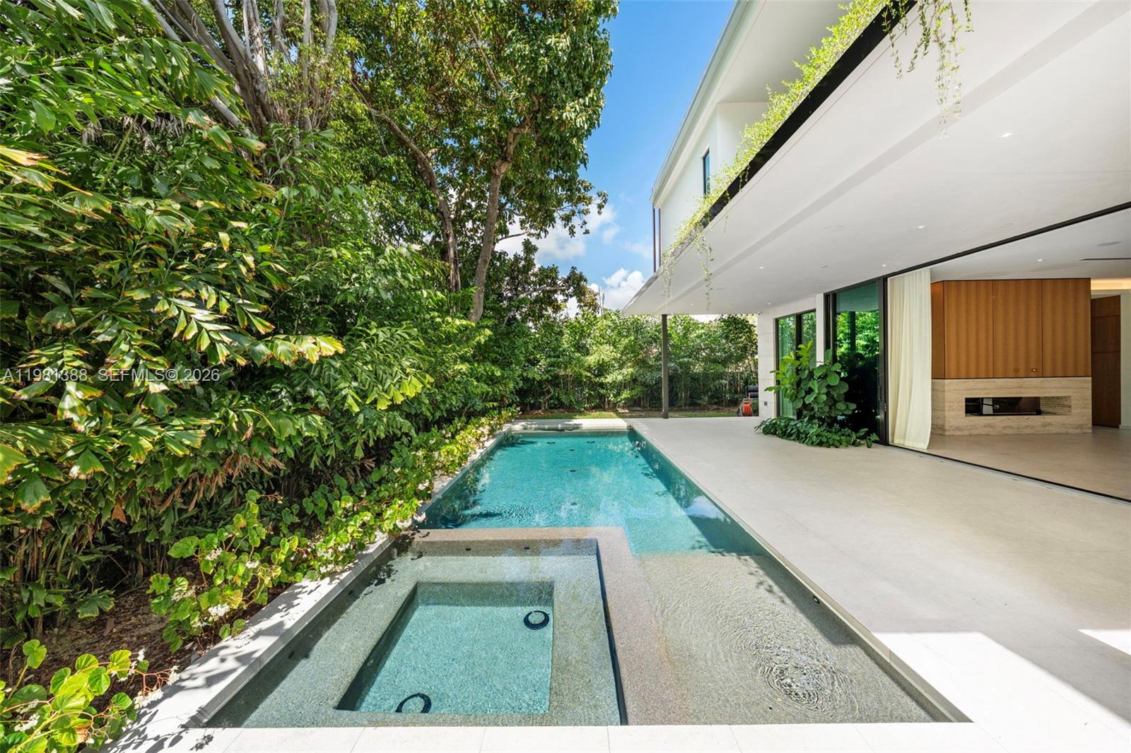 7700 SW 50th Ct Miami, FL 33143