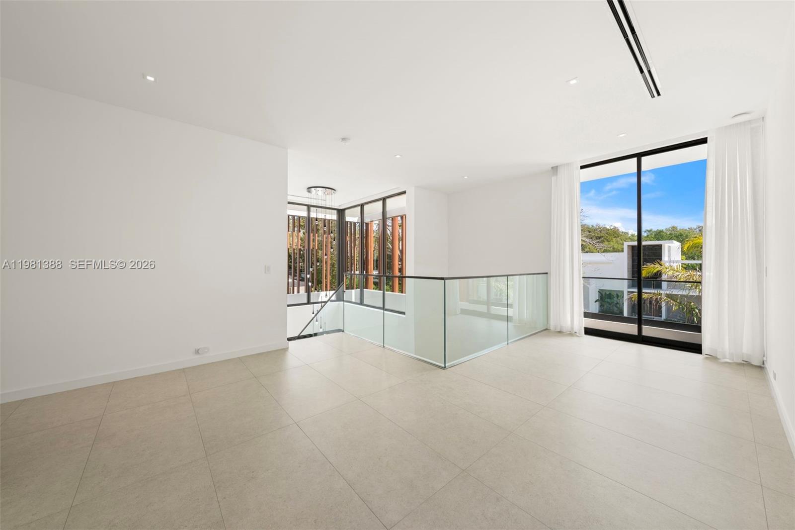 7700 SW 50th Ct Miami, FL 33143