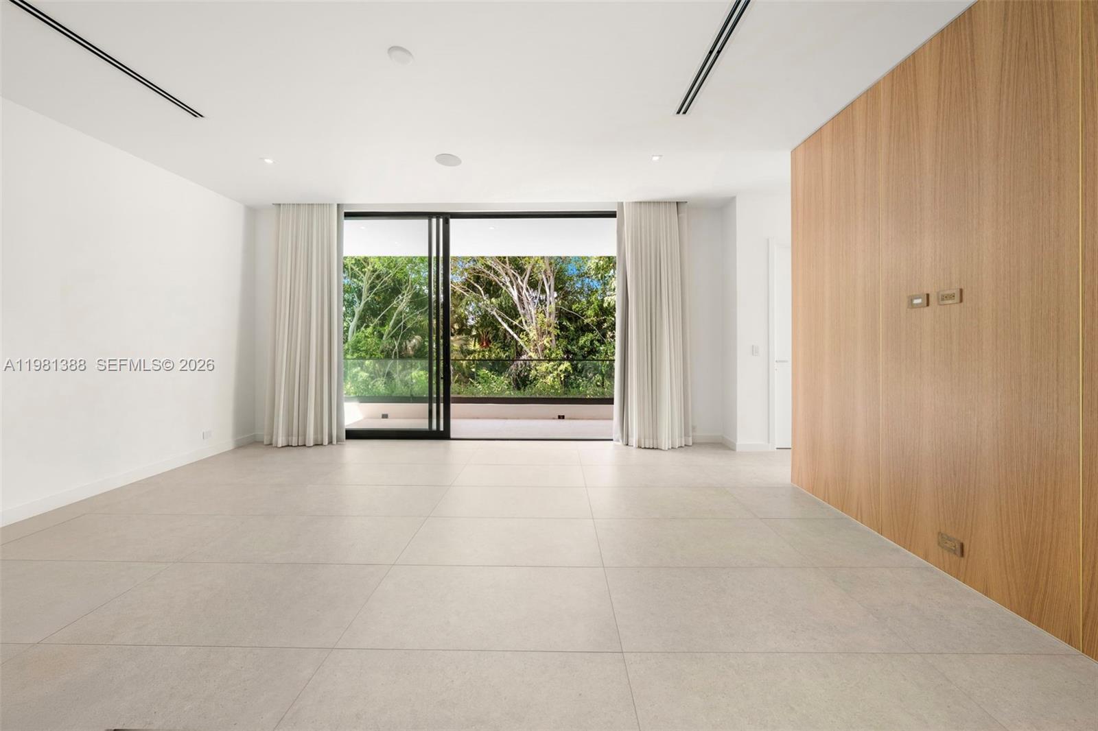 7700 SW 50th Ct Miami, FL 33143