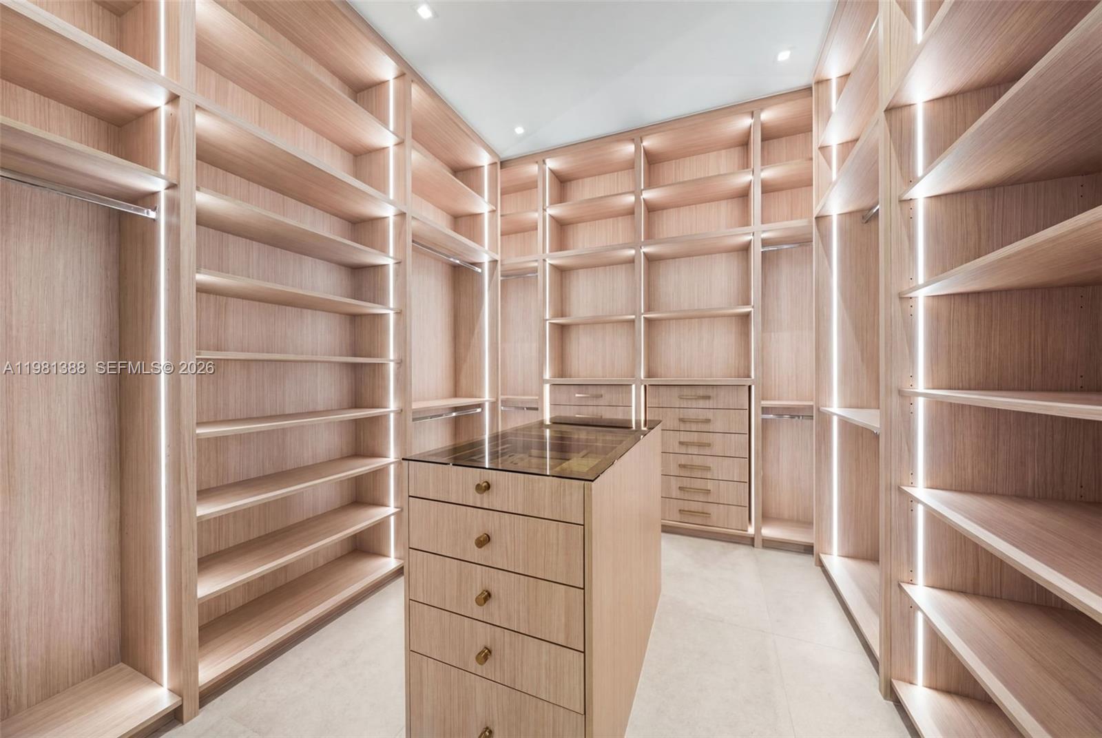 7700 SW 50th Ct Miami, FL 33143