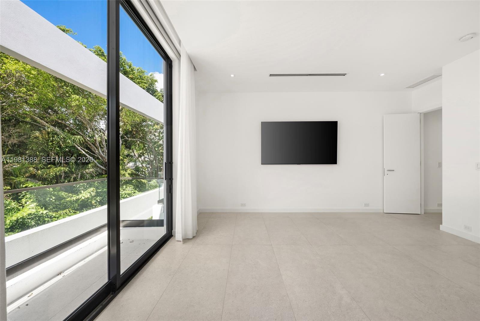 7700 SW 50th Ct Miami, FL 33143