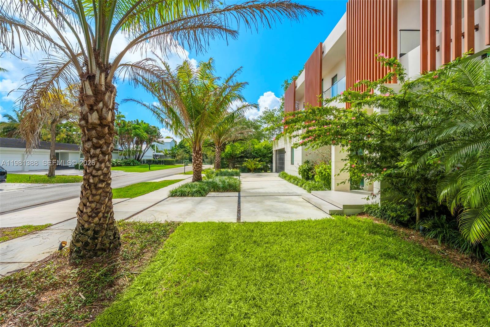 7700 SW 50th Ct Miami, FL 33143