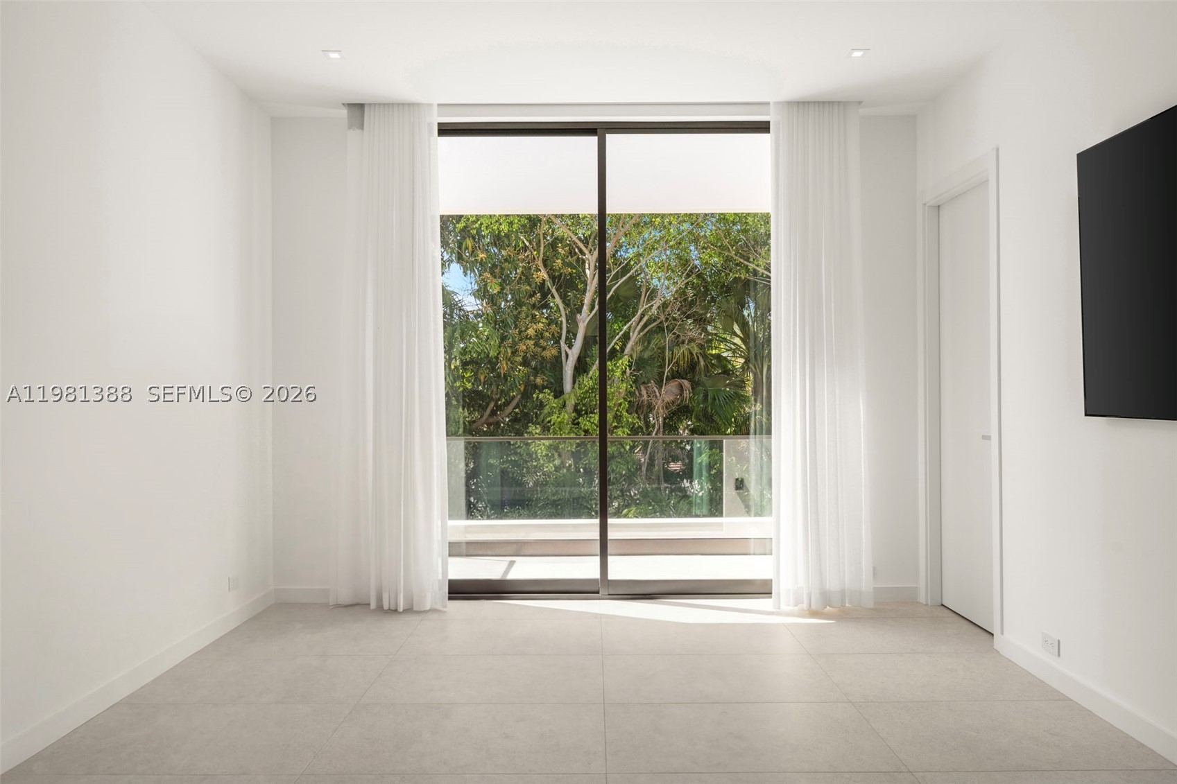 7700 SW 50th Ct Miami, FL 33143