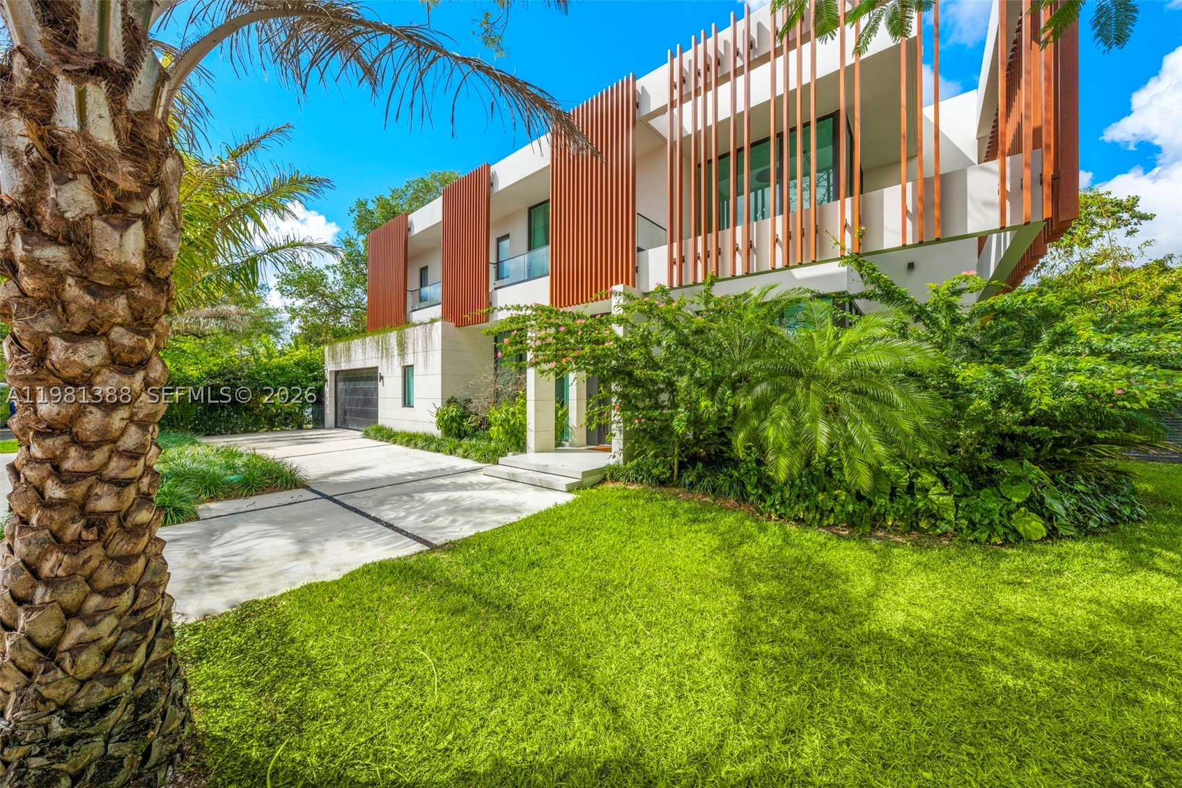 7700 SW 50th Ct Miami, FL 33143