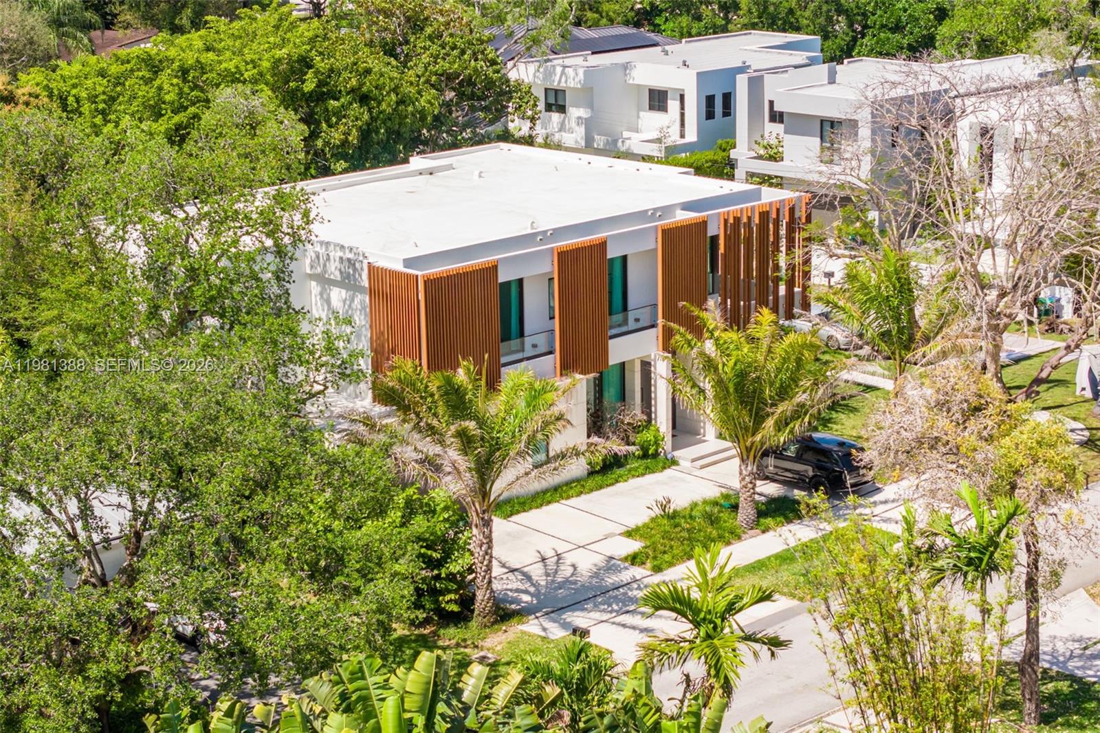 7700 SW 50th Ct Miami, FL 33143