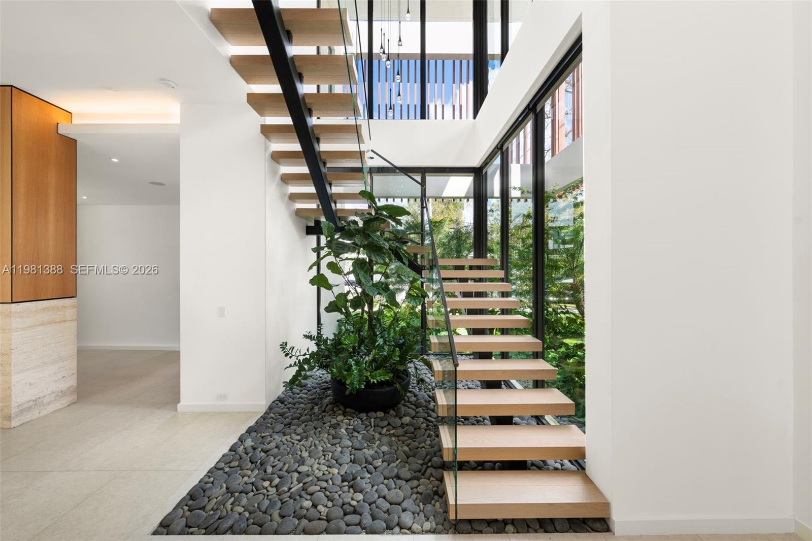 7700 SW 50th Ct Miami, FL 33143