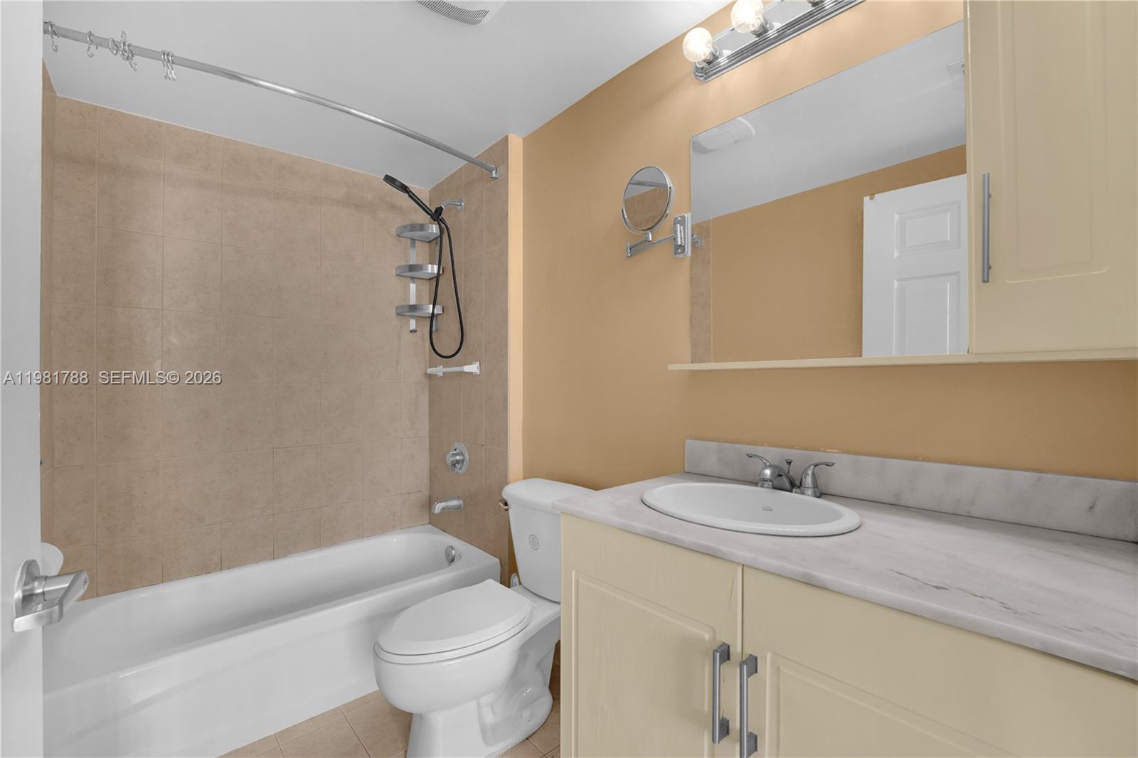 275 NE 18th St #808 Miami, FL 33132