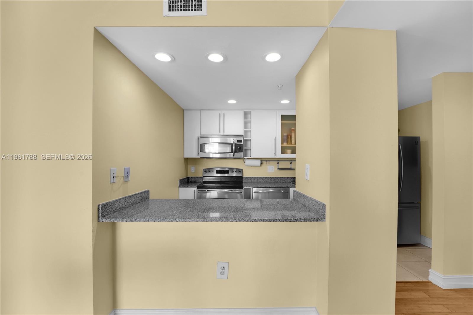 275 NE 18th St #808 Miami, FL 33132