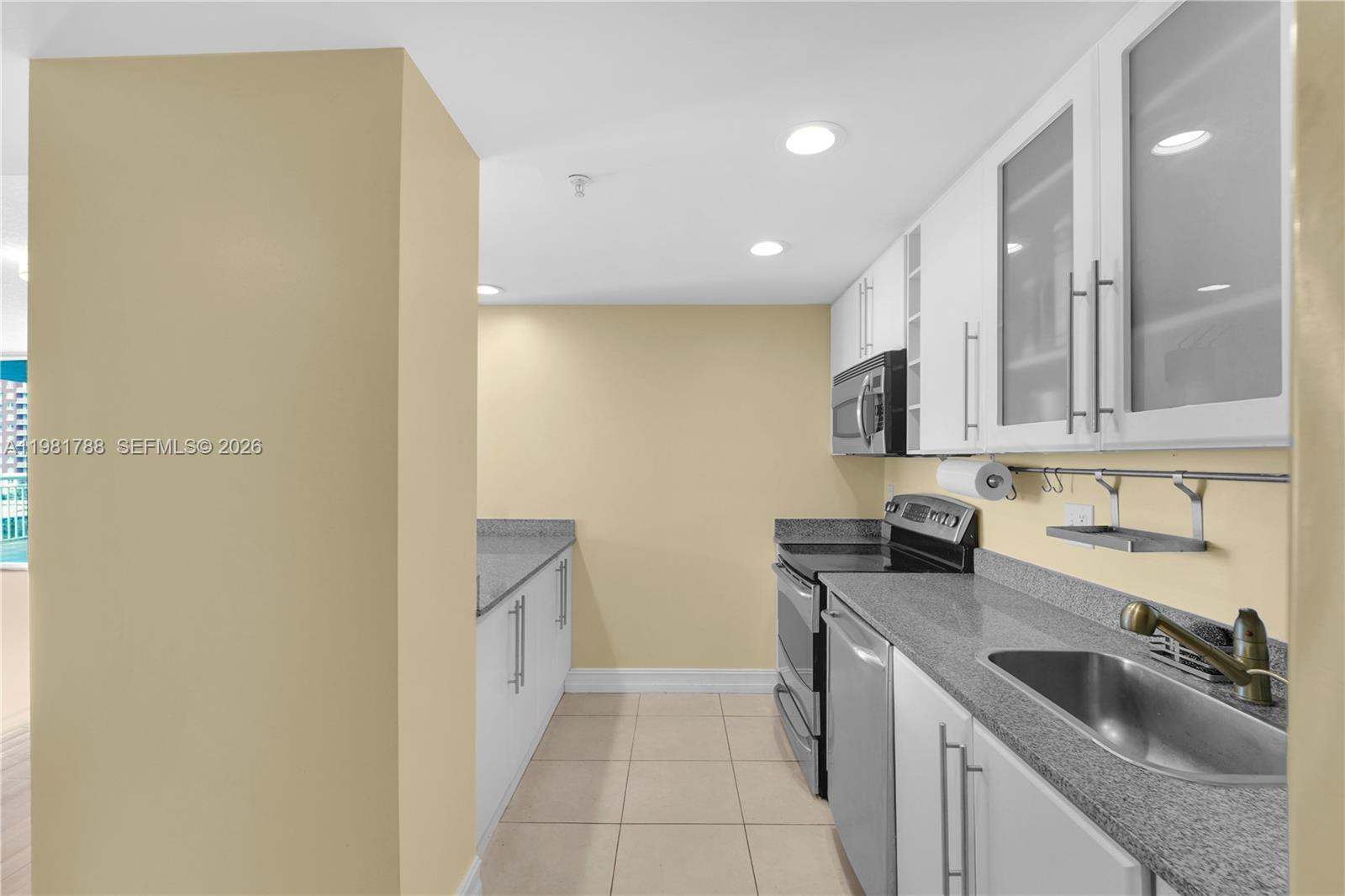 275 NE 18th St #808 Miami, FL 33132