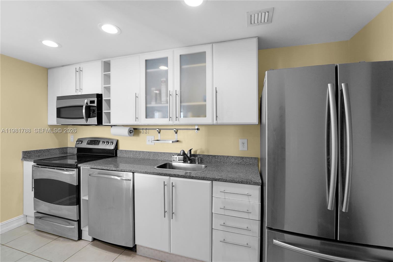 275 NE 18th St #808 Miami, FL 33132