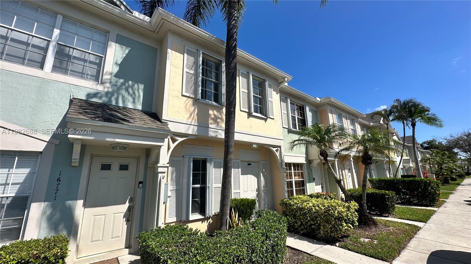 16769 Hemingway Dr Weston, FL 33326