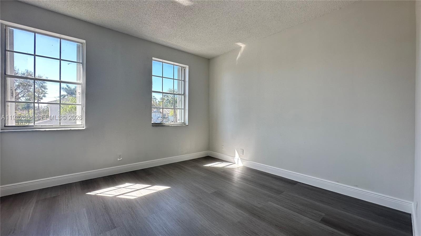 16769 Hemingway Dr Weston, FL 33326