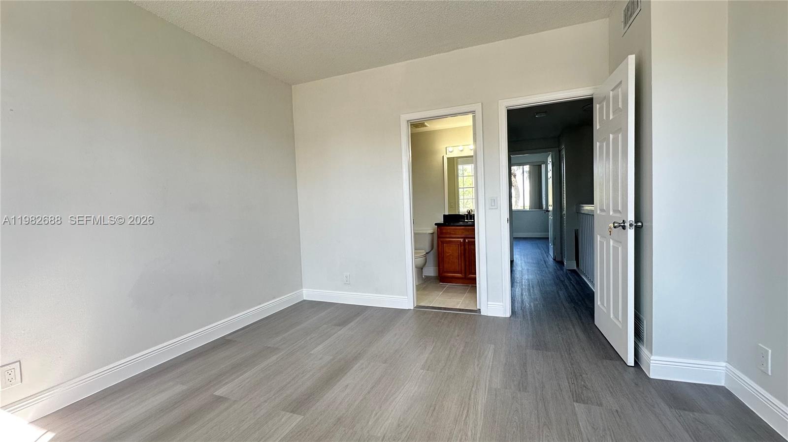 16769 Hemingway Dr Weston, FL 33326