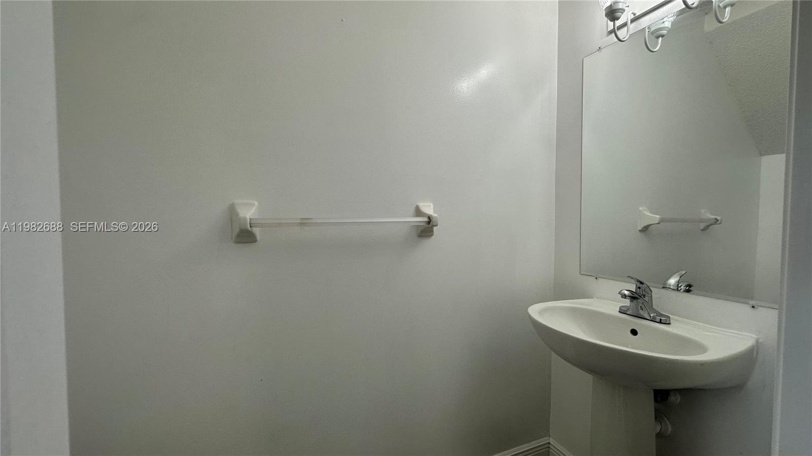 16769 Hemingway Dr Weston, FL 33326