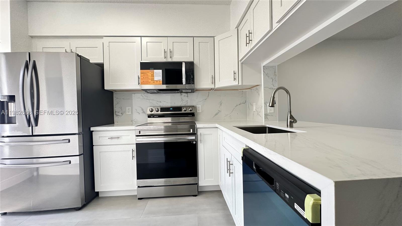 16769 Hemingway Dr Weston, FL 33326