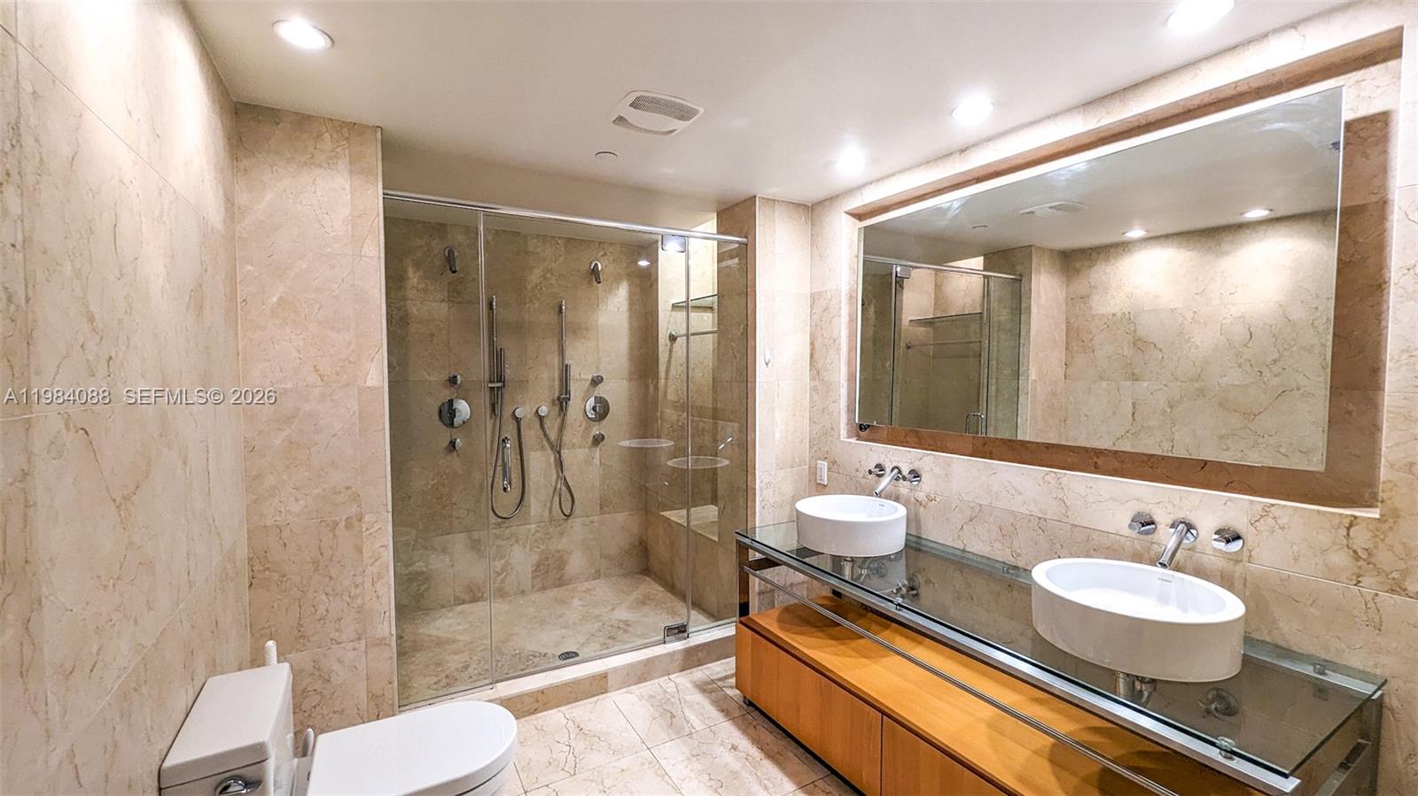 6000 Collins Ave #111 Miami Beach, FL 33140