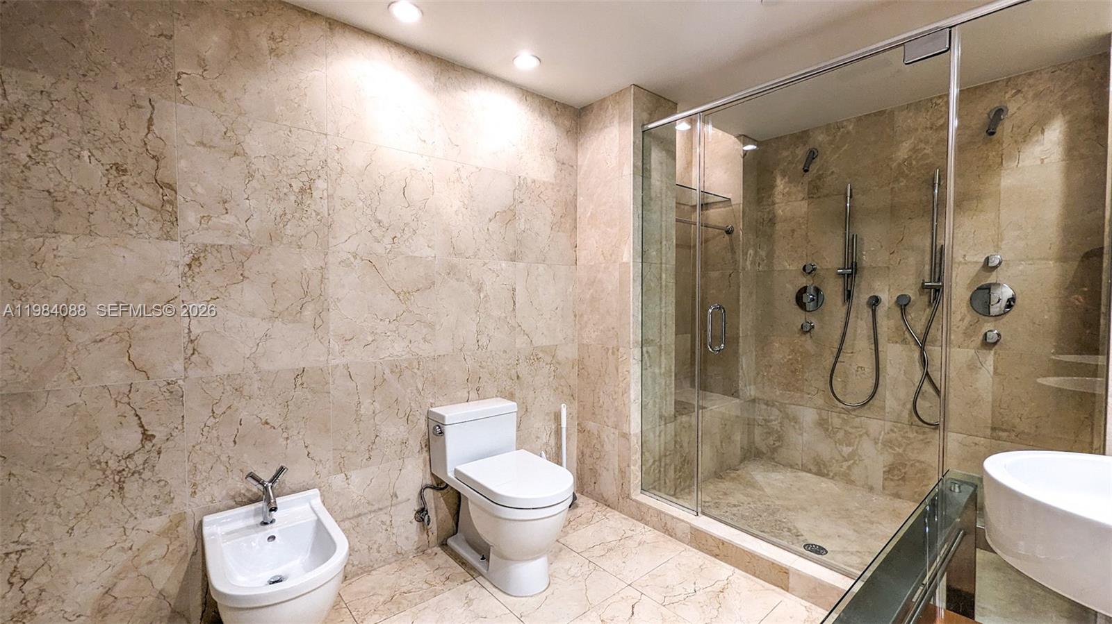 6000 Collins Ave #111 Miami Beach, FL 33140