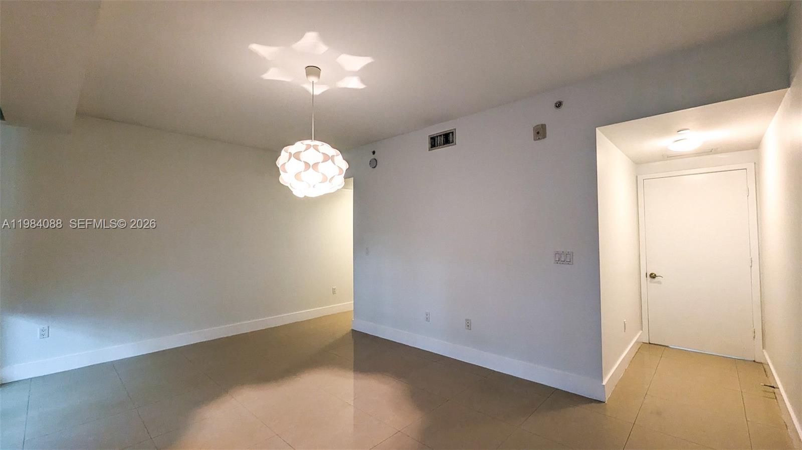 6000 Collins Ave #111 Miami Beach, FL 33140