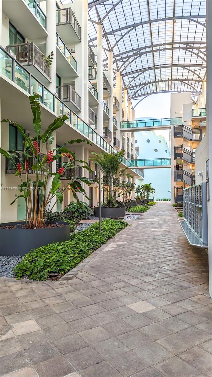 6000 Collins Ave #111 Miami Beach, FL 33140